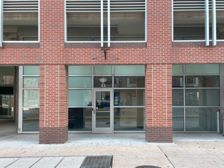 41 E Market St, York, PA à louer - Photo de l’immeuble – Image 3 sur 8