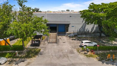7801-7821 NW 67th St, Miami, FL à louer Aérien– Image 1 sur 13
