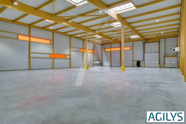 Plus de détails pour Industriel/Logistique à louer