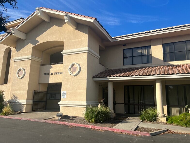 3351 M St, Merced, CA à louer - Photo de l’immeuble – Image 1 sur 17
