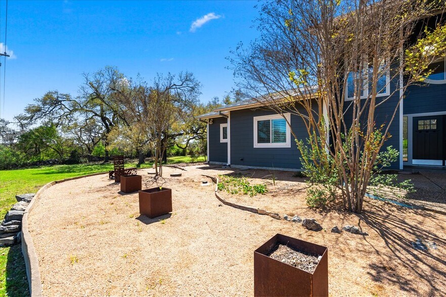 14519 Fitzhugh Rd, Austin, TX à vendre - Photo de l’immeuble – Image 2 sur 60