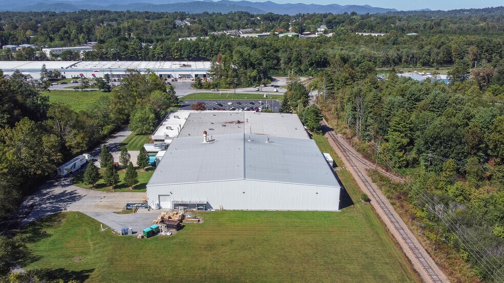 280 Cane Creek Rd, Fletcher, NC à vendre - Photo de l’immeuble – Image 2 sur 9