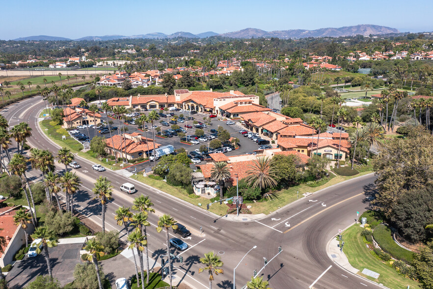 16077-16095 San Dieguito Rd, Rancho Santa Fe, CA à louer - Photo de l’immeuble – Image 1 sur 9