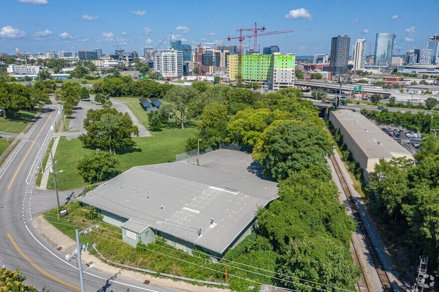 924 Vine St, Nashville, TN à louer - Photo de l’immeuble – Image 1 sur 5