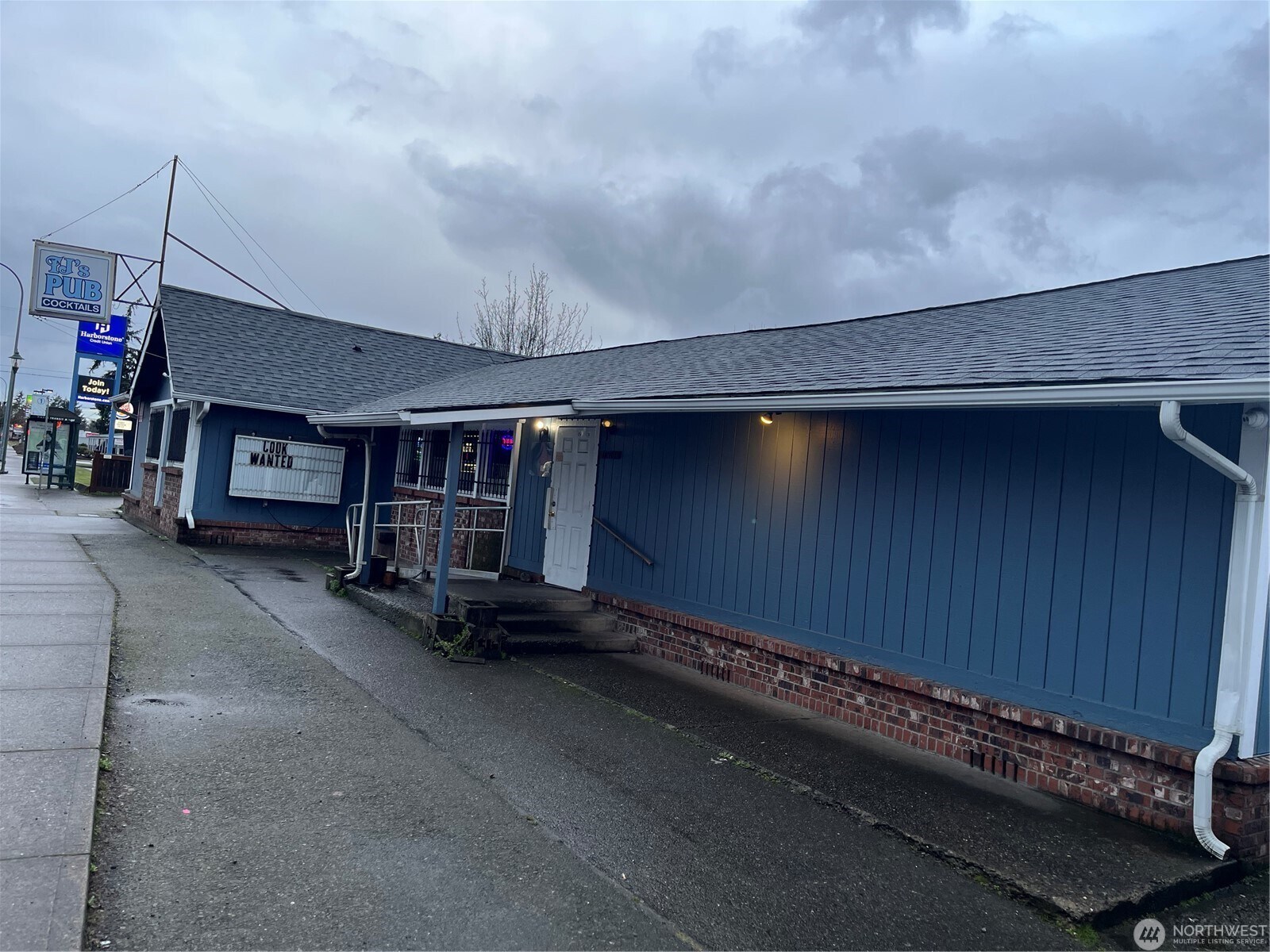 16701 Pacific Ave S, Spanaway, WA à vendre Photo de l’immeuble– Image 1 sur 10