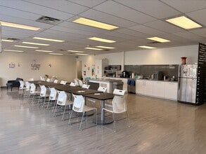 2733 Lancaster Rd, Ottawa, ON à louer Photo intérieure– Image 2 sur 7