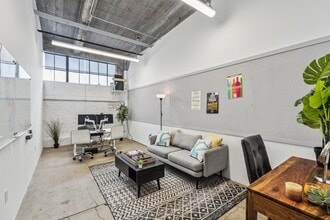 2744 E 11th St, Oakland, CA à louer Photo intérieure– Image 2 sur 6