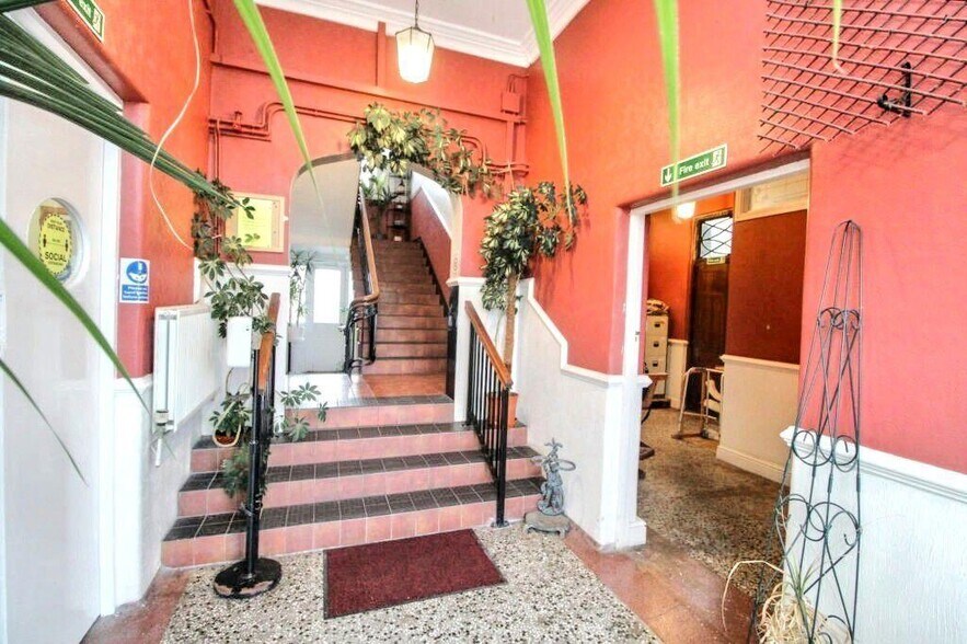 1 Oxford Rd, Llandudno à vendre - Photo de l’immeuble – Image 2 sur 22