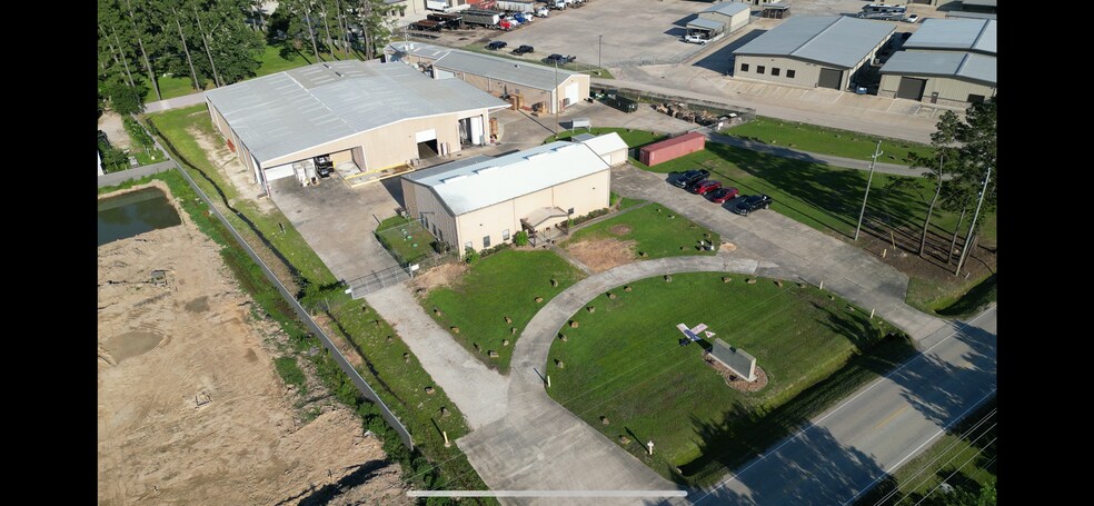 23609 W Hardy Rd, Spring, TX à louer - Photo de l’immeuble – Image 3 sur 25