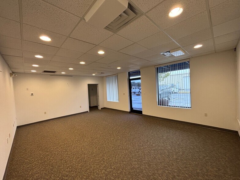 2704 Exchange Dr, Wilmington, NC à louer - Photo de l’immeuble – Image 2 sur 11