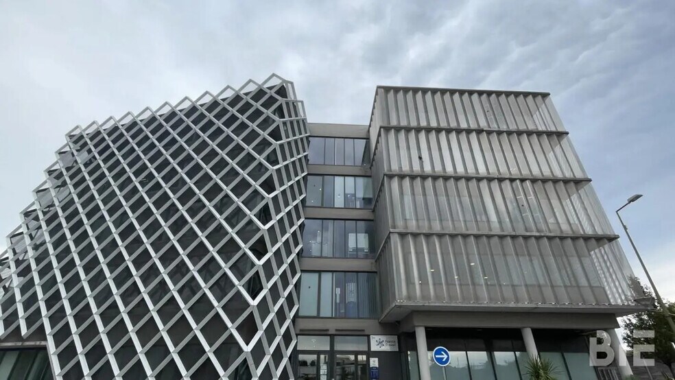 Bureau dans Lormont à louer - Photo de l’immeuble – Image 1 sur 6