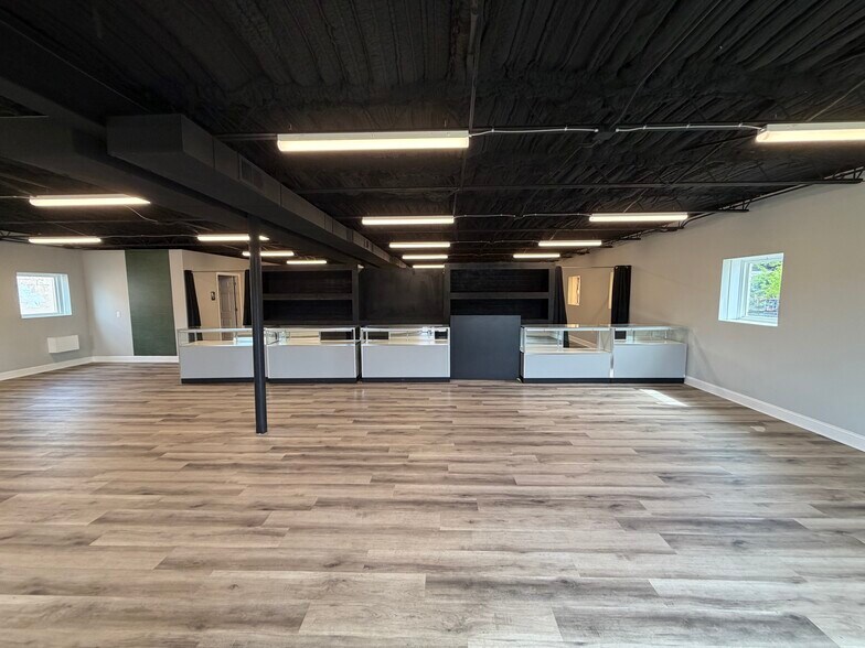 137 W Broadway, Gallatin, TN à louer - Photo de l’immeuble – Image 2 sur 5