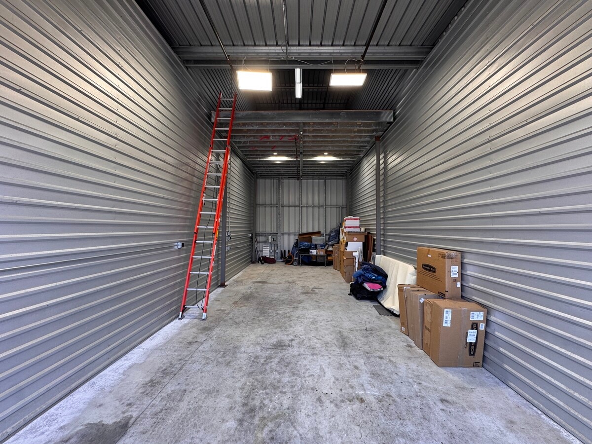 1225 Shaffer Rd, Santa Cruz, CA 95060 - Lot 117 -  - Photo intérieure - Image 1 of 6