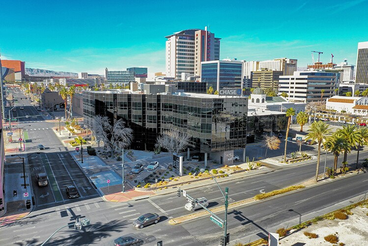 411 E Bonneville Ave, Las Vegas, NV à louer - Photo principale – Image 1 sur 3