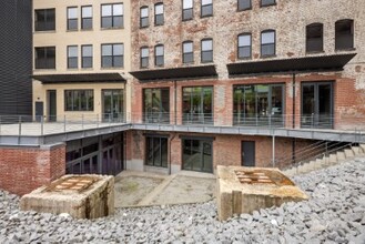 461 W 126th St, New York, NY à louer Photo de l’immeuble– Image 1 sur 2