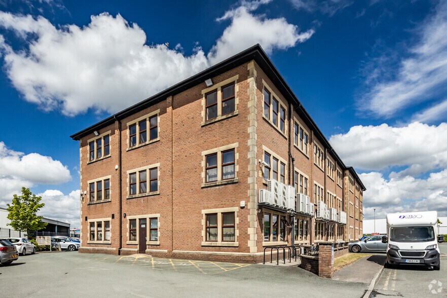 Dallam Ln, Warrington à louer - Photo de l’immeuble – Image 2 sur 3