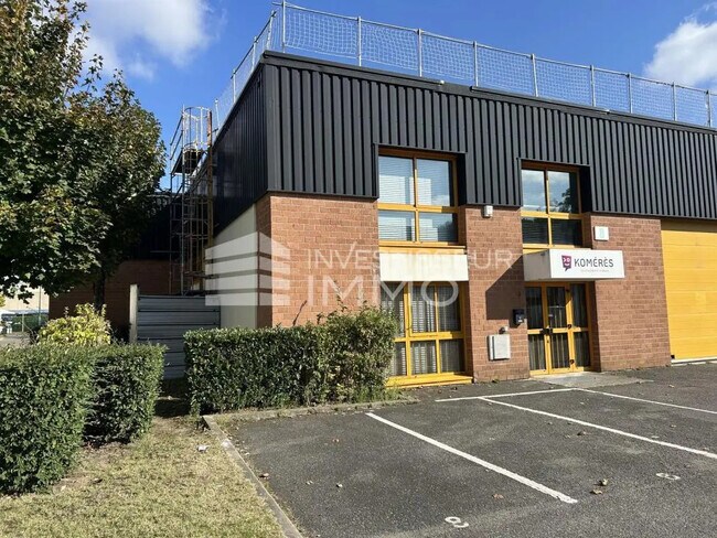 Plus de détails pour Local d’activités à vendre