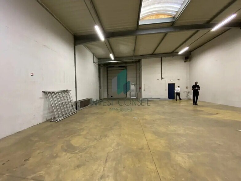 Bureau dans Cormeilles-en-Parisis à louer - Photo de l’immeuble – Image 3 sur 7