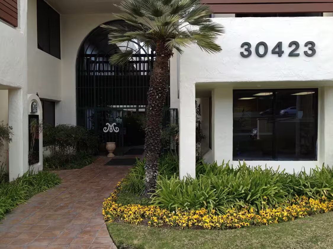 30423 Canwood St, Agoura Hills, CA à louer Photo de l’immeuble– Image 1 sur 8