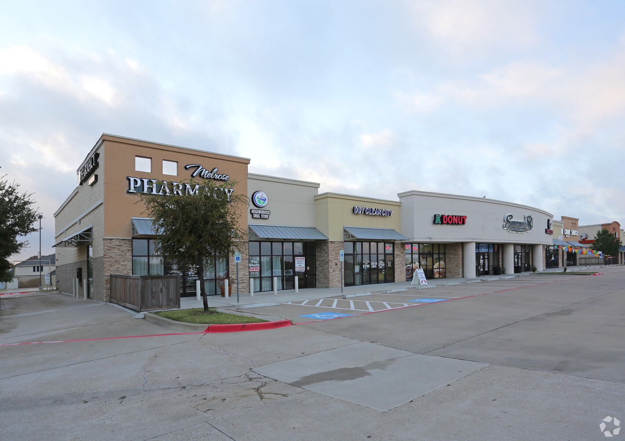 S Cooper St, Mansfield, TX à louer Photo principale– Image 1 sur 8