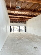 2521-2525 N Grand Ave, Santa Ana, CA à louer Photo de l’immeuble– Image 2 sur 3