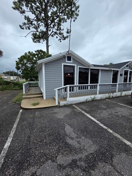 1444 Cesery Blvd, Jacksonville, FL à louer - Photo de l’immeuble – Image 3 sur 8