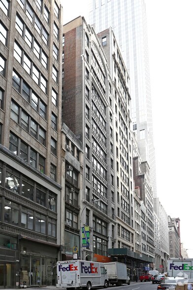 19-21 W 36th St, New York, NY à louer - Photo de l’immeuble – Image 2 sur 11