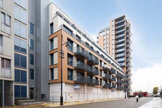 Plus de détails pour 25 North Street, Havering - Local commercial à louer