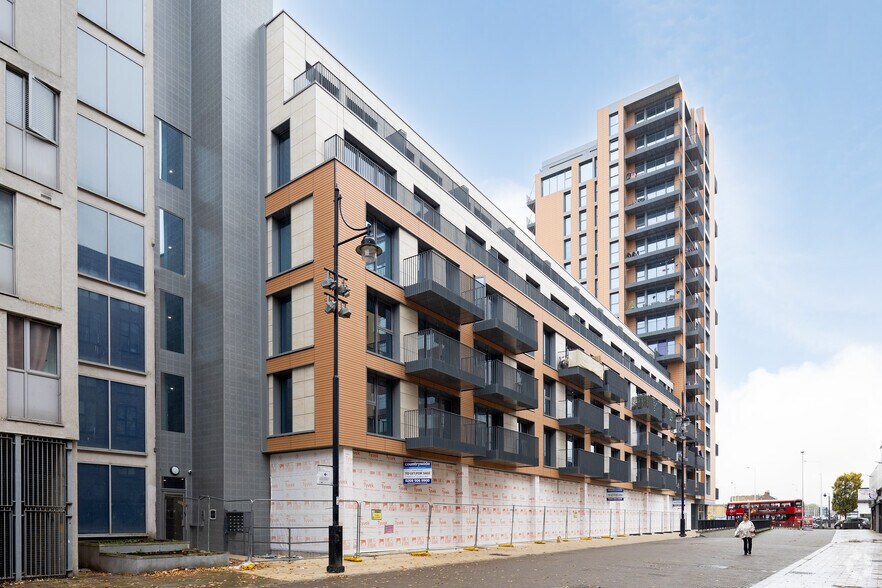 25 North Street, Havering à louer - Photo principale – Image 1 sur 2