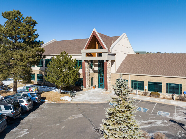 32065 Castle Ct, Evergreen, CO à louer - Photo de l’immeuble – Image 1 sur 5