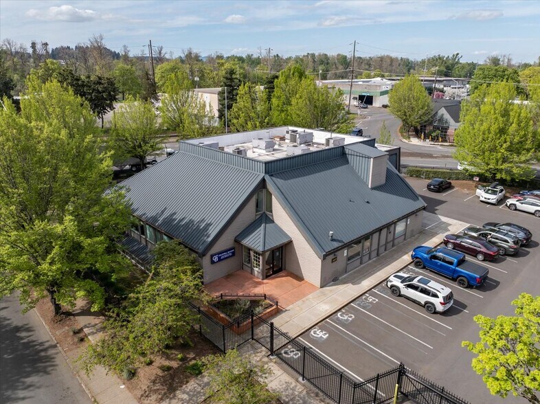 235 Union St NE, Salem, OR à vendre - Photo de l’immeuble – Image 3 sur 20
