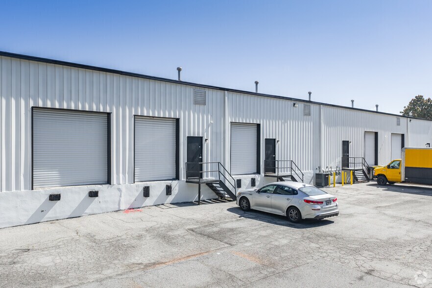 2970 Ask Kay Dr SE, Smyrna, GA à louer - Photo de l’immeuble – Image 3 sur 12