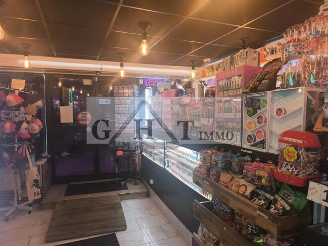 Plus de détails pour Local commercial à vendre