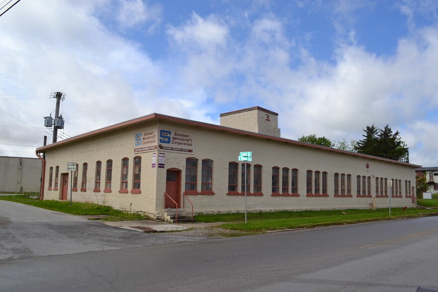 315 Poston Dr, Crawfordsville, IN à vendre - Photo de l’immeuble – Image 2 sur 40