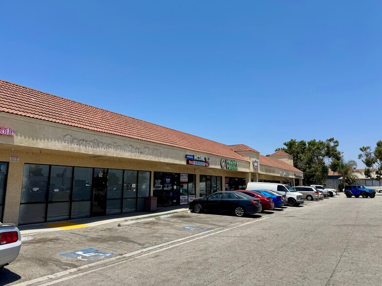 2631-2675 E Vineyard Ave, Oxnard, CA à louer - Photo de l’immeuble – Image 1 sur 10