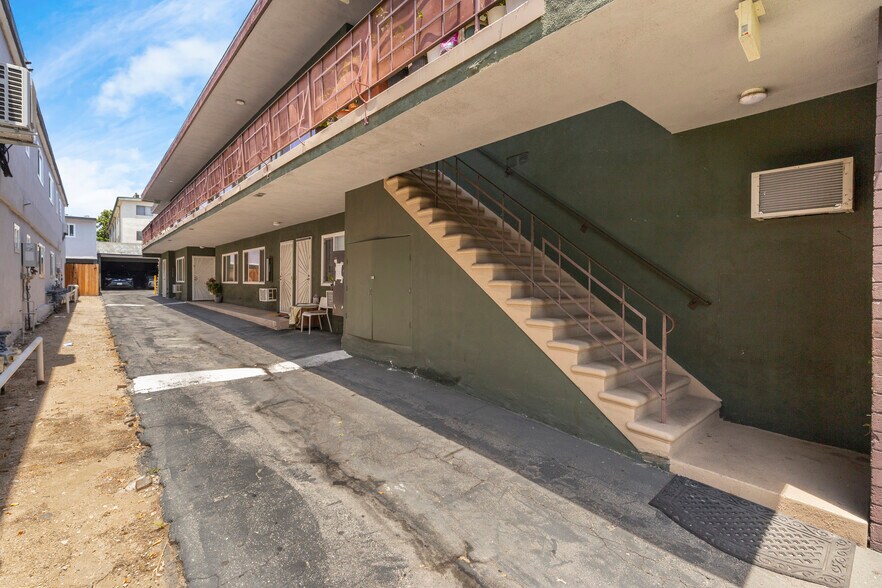 1001 E Acacia Ave, Glendale, CA à vendre - Photo de l’immeuble – Image 3 sur 17