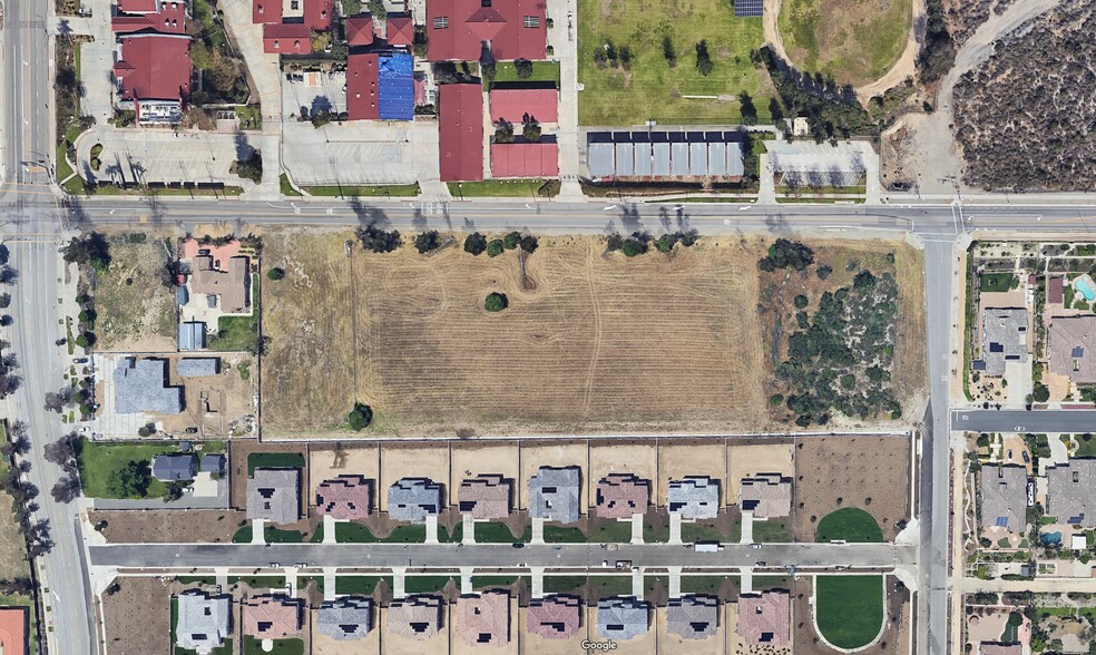 Summit Ave, Rancho Cucamonga, CA à vendre - Photo de l’immeuble – Image 3 sur 9
