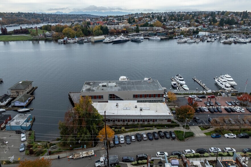 2811 Fairview Ave E, Seattle, WA à vendre - Photo de l’immeuble – Image 3 sur 12