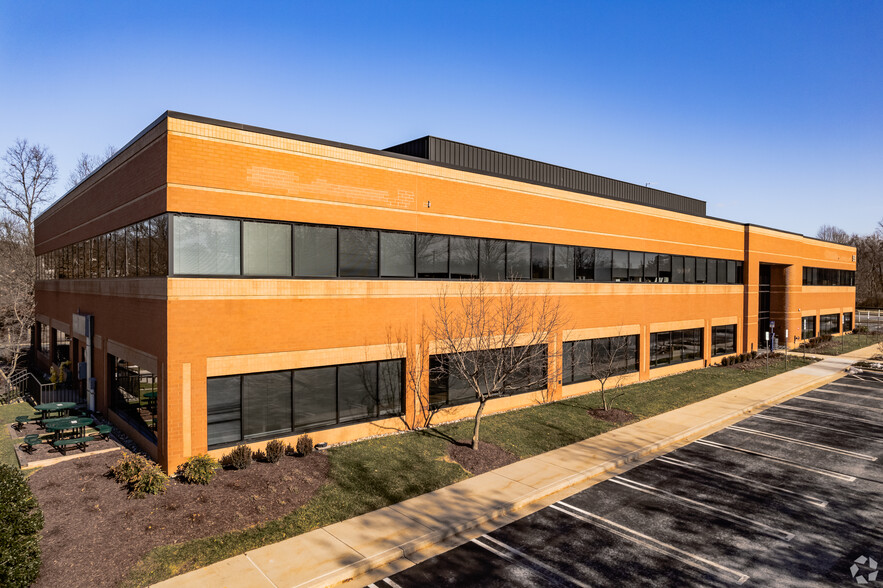 55 W Watkins Mill Rd, Gaithersburg, MD à louer - Photo de l’immeuble – Image 2 sur 5
