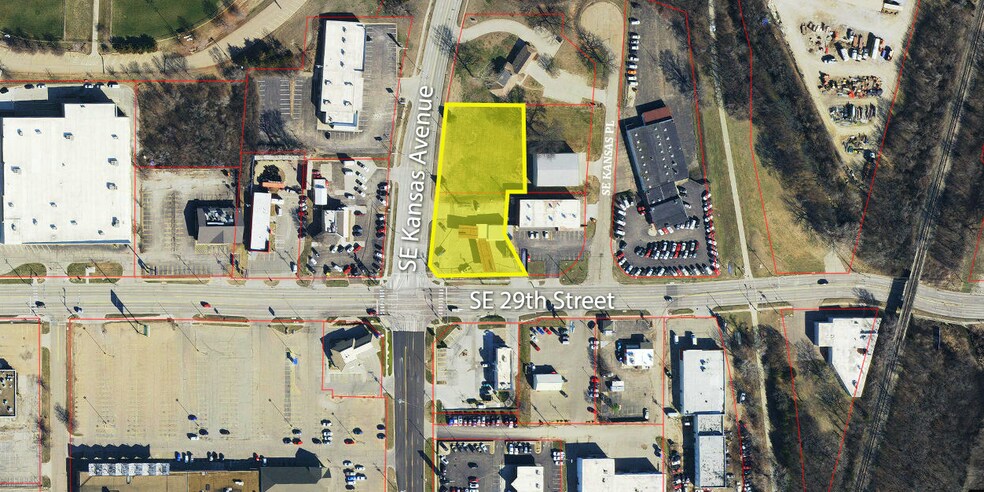 100 SE 29th St, Topeka, KS à vendre - Photo principale – Image 1 sur 7