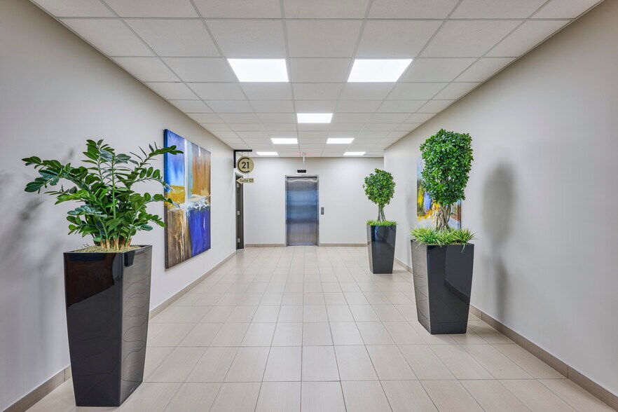 2733 Lancaster Rd, Ottawa, ON à louer - Photo intérieure – Image 2 sur 2