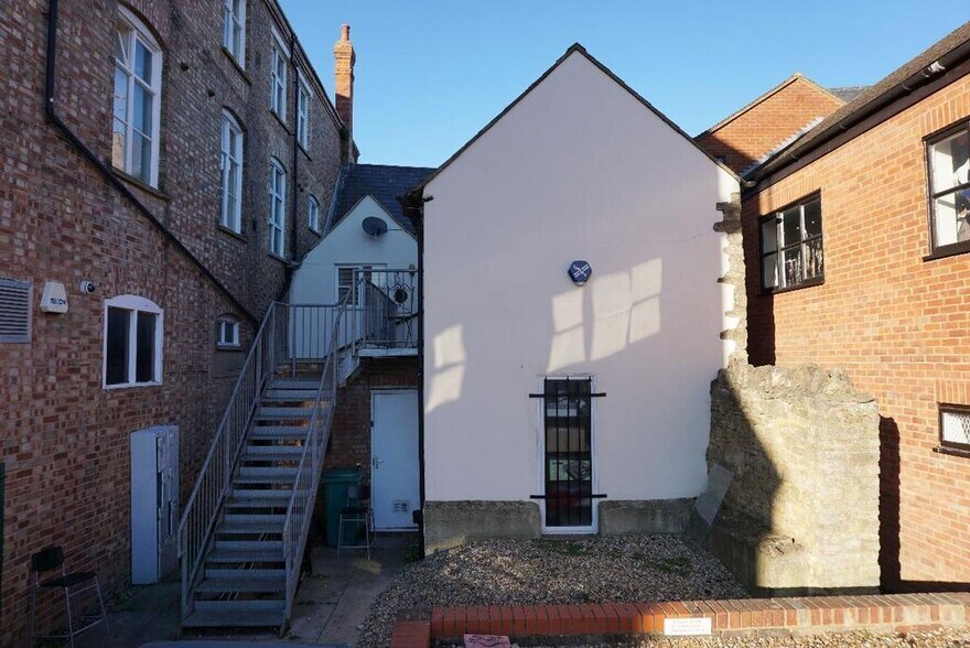 32-32a Market Pl, Olney à vendre - Photo de l’immeuble – Image 2 sur 3