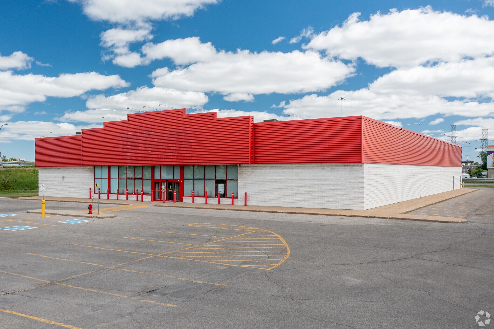 1000 Hwy Chomedey, Laval, QC à louer Photo principale– Image 1 sur 4