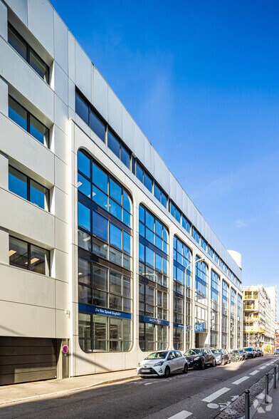 120 Rue Masséna, Lyon à louer - Photo de l’immeuble – Image 2 sur 9