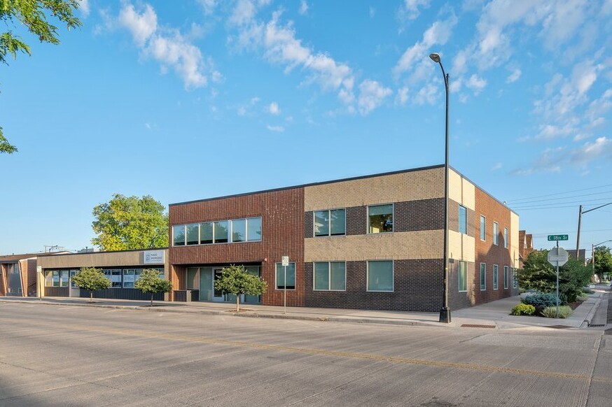 222 E 18th St, Cheyenne, WY à vendre - Photo de l’immeuble – Image 1 sur 37