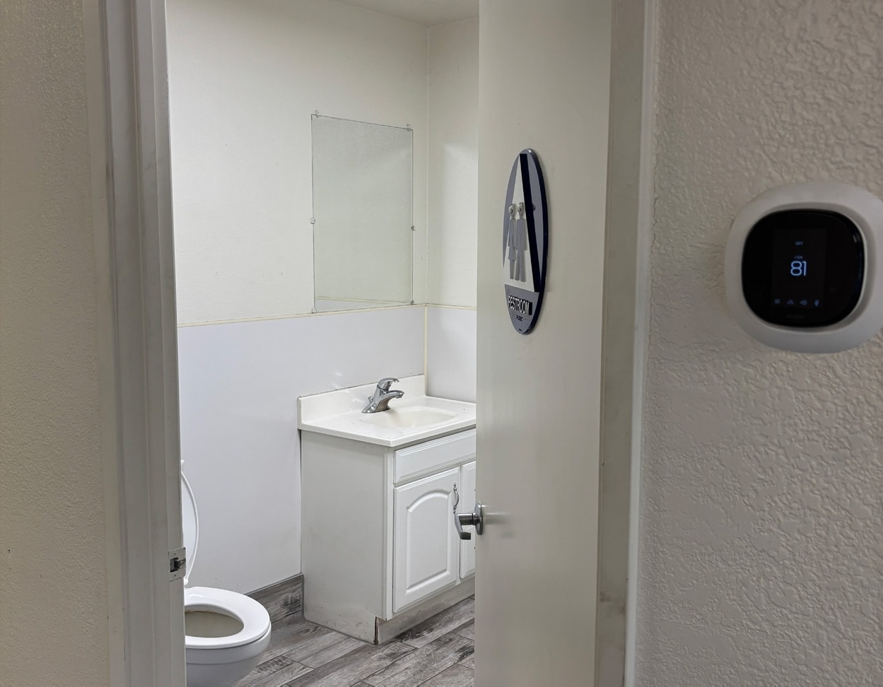 105 W Dakota Ave, Clovis, CA à louer Photo intérieure– Image 1 sur 3