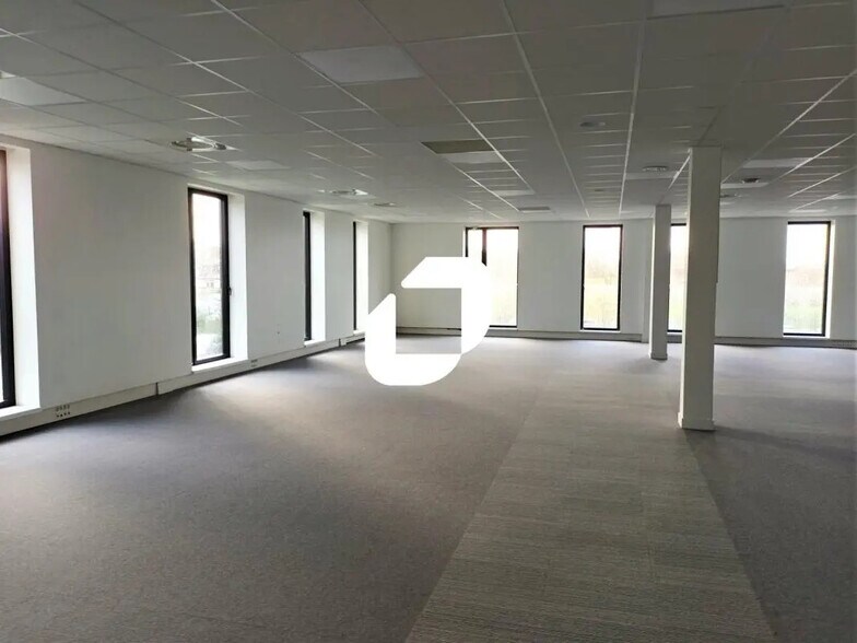 8 Rue Des Peupliers, Lesquin à louer - Photo de l’immeuble – Image 1 sur 10