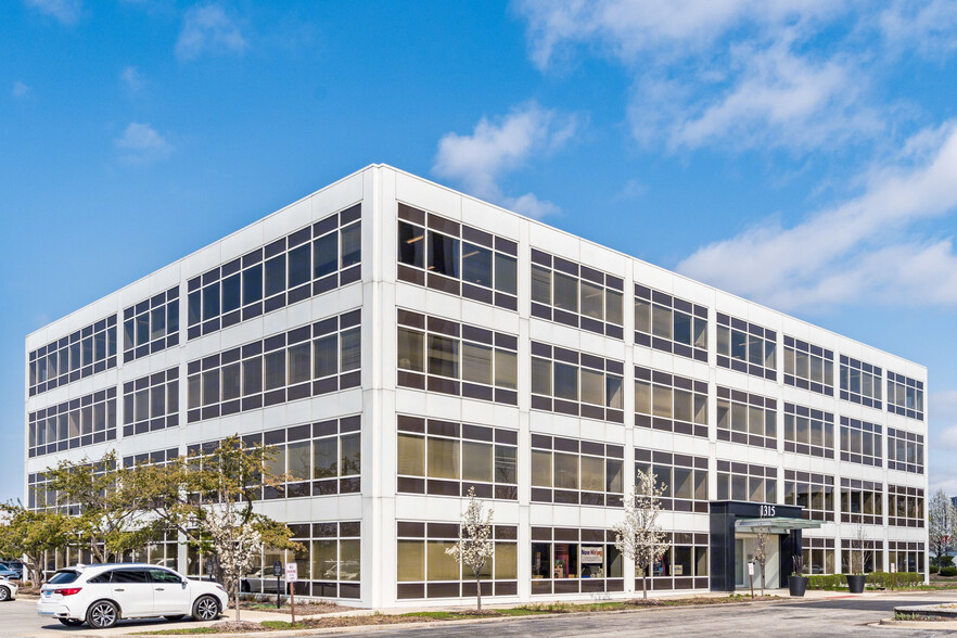 1315 W 22nd St, Oak Brook, IL à louer - Photo de l’immeuble – Image 2 sur 11