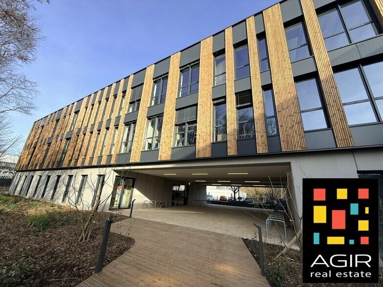 Bureau dans Champs-sur-Marne à louer - Photo de l’immeuble – Image 2 sur 7