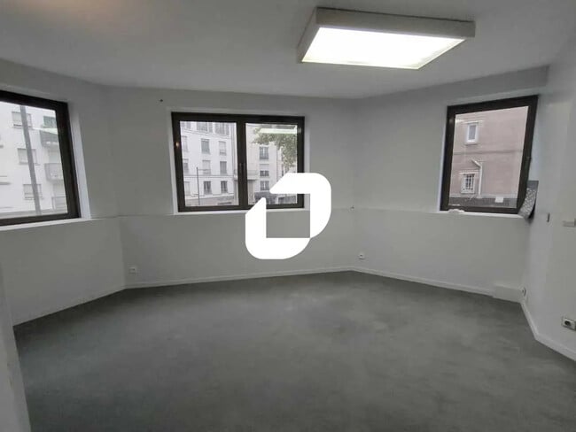 Plus de détails pour 86 Avenue Du Général Leclerc, Viroflay - Bureau à louer